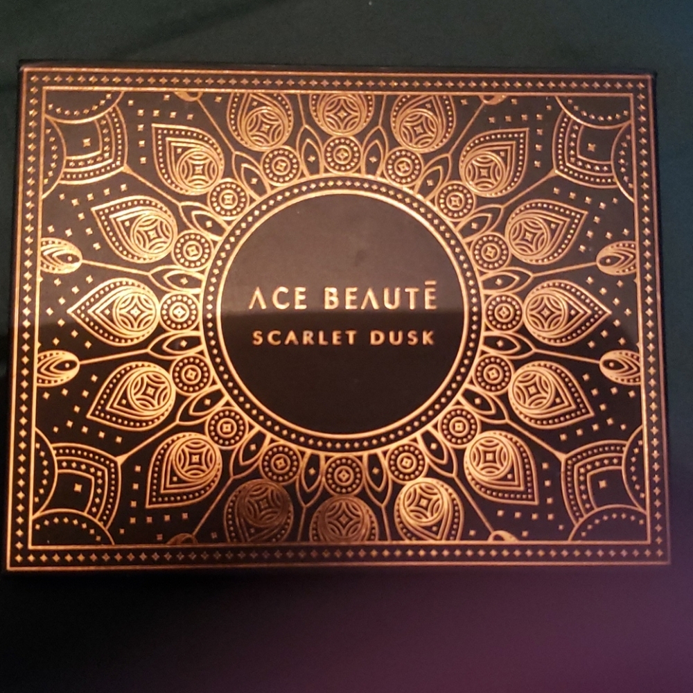 Ace beauty scarlet dusk palette